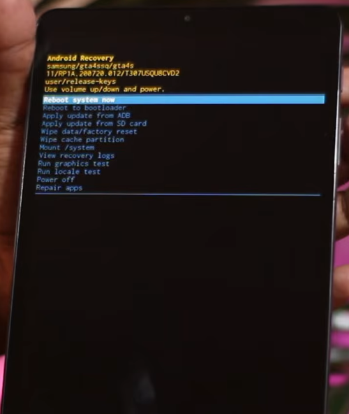 Menú de Recovery mostrando la opción Wipe data / factory reset