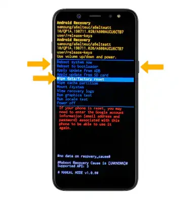 Usa los botones de volumen para navegar hasta Wipe data/factory reset y selecciónalo con el botón de encendido.