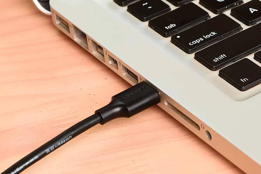 prueba con otro puerto USB directamente en la placa base (no un hub) antes de reinstalar drivers.
