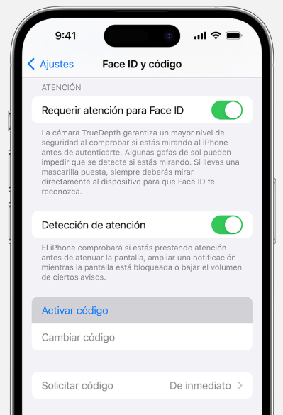 Dependiendo de tu modelo, busca Face ID y código o Touch ID y código